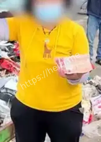 导游逼游客购物